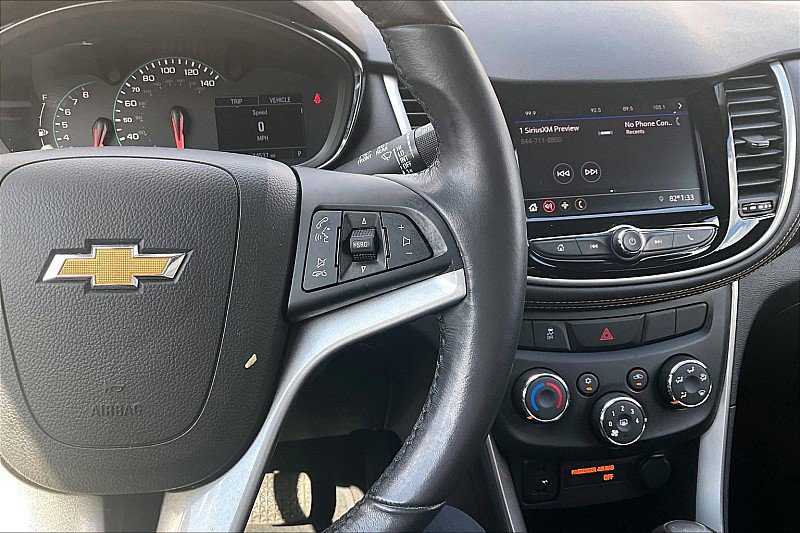 Used 2022 Chevrolet Trax LT w/ LT Convenience Package FWD image 19