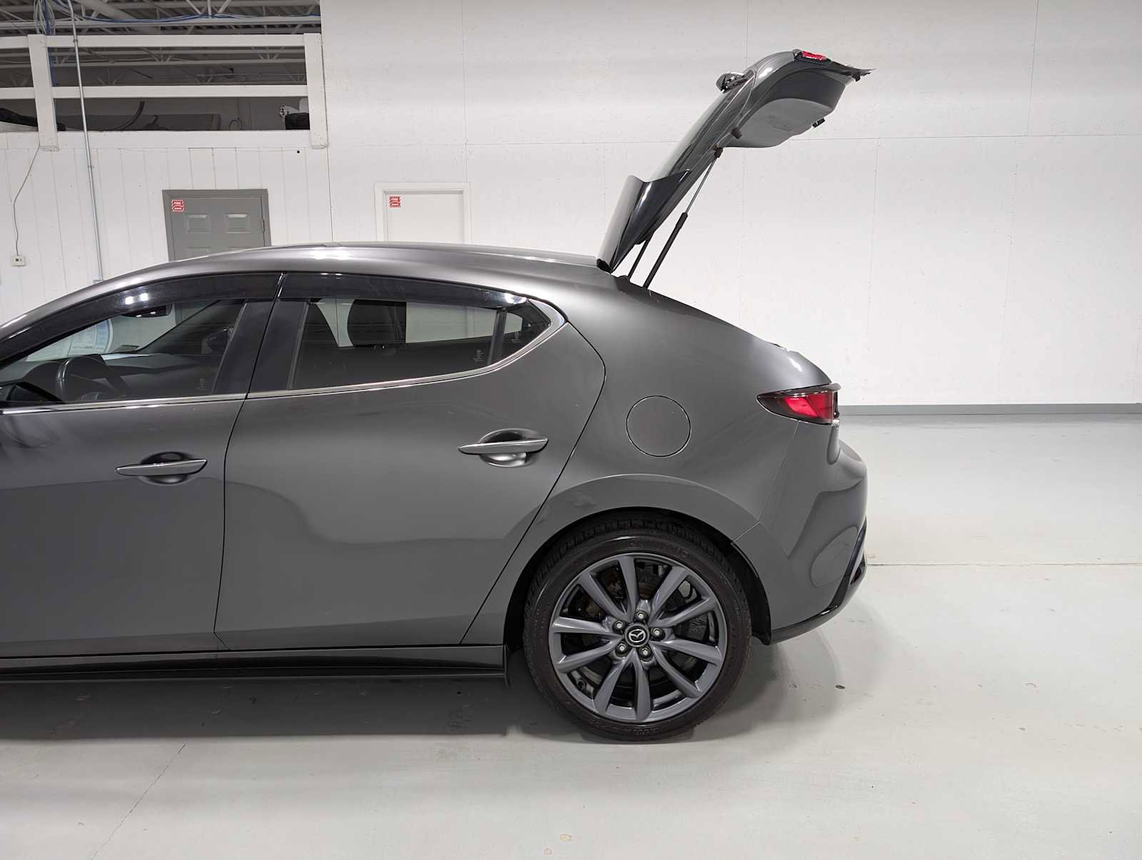 Used 2020 MAZDA MAZDA3 AWD Hatchback image 11