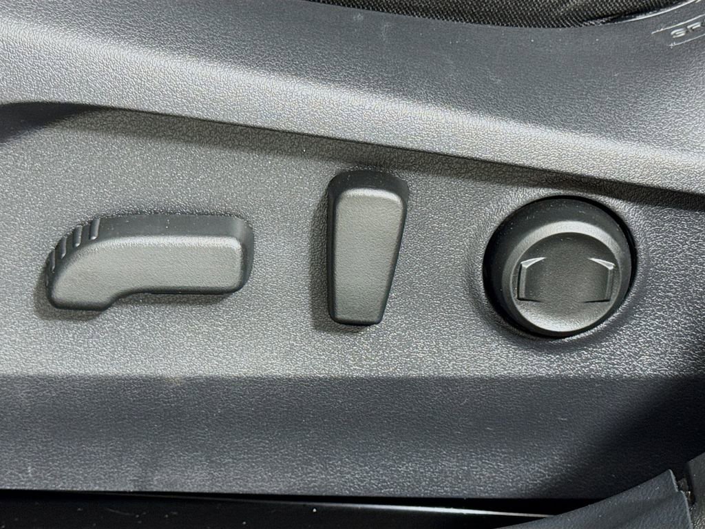 Used 2023 Subaru Outback Premium image 19