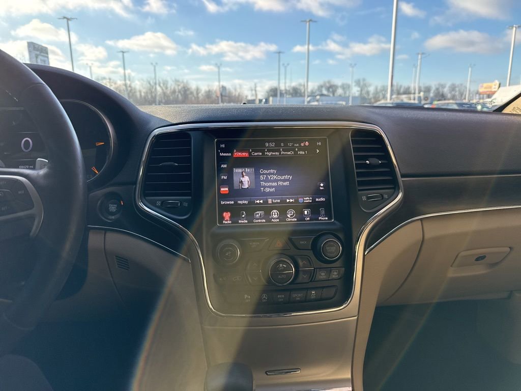 Used 2017 Jeep Grand Cherokee Limited image 14