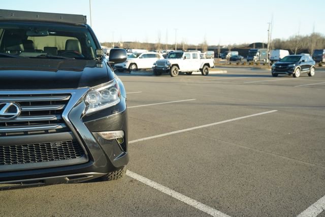 Used 2018 Lexus GX 460 Premium w/ Premium Package image 39