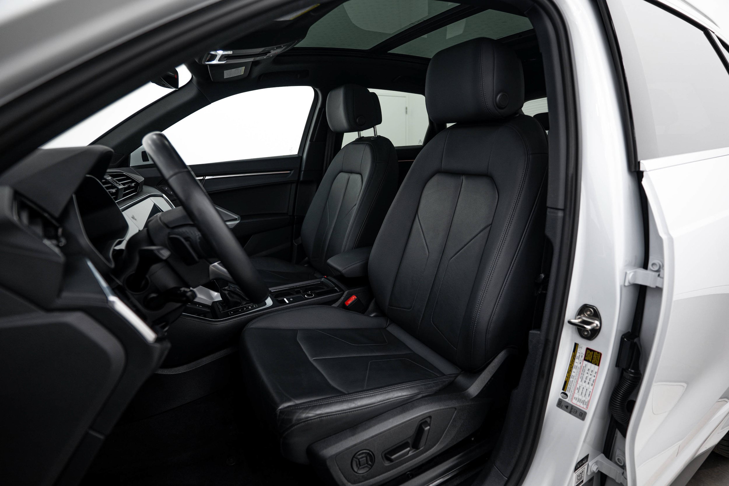 Certified 2023 Audi Q3 2.0T Premium Plus w/ Premium Plus Package AWD/4WD image 15