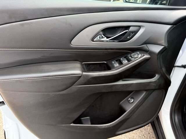 Used 2020 Chevrolet Traverse LT w/ LPO, Blackout Package AWD/4WD image 18