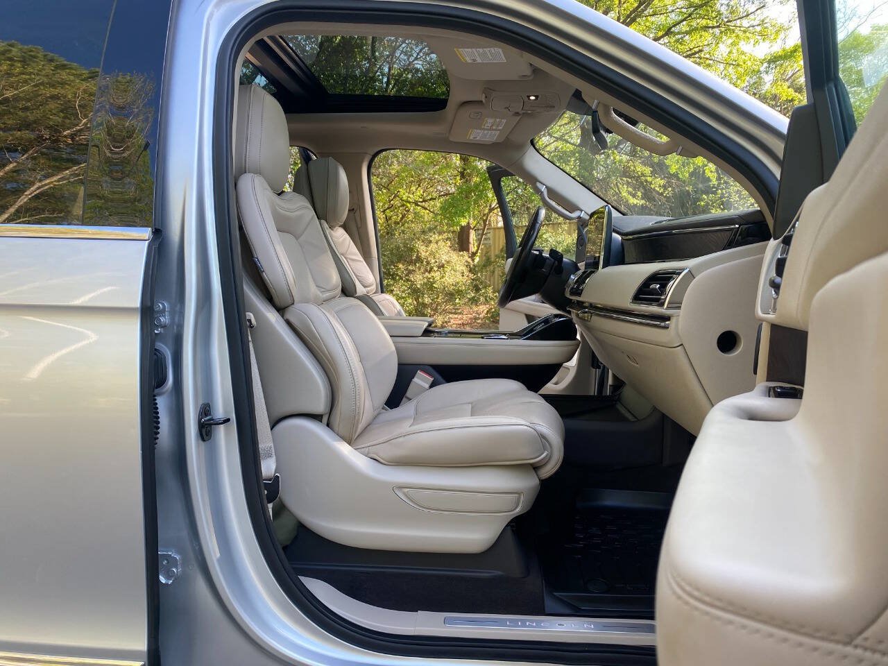 Used 2019 Lincoln Navigator Reserve AWD/4WD image 70