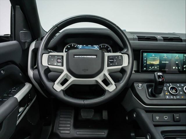 Used 2023 Land Rover Defender 110 SE AWD/4WD image 17