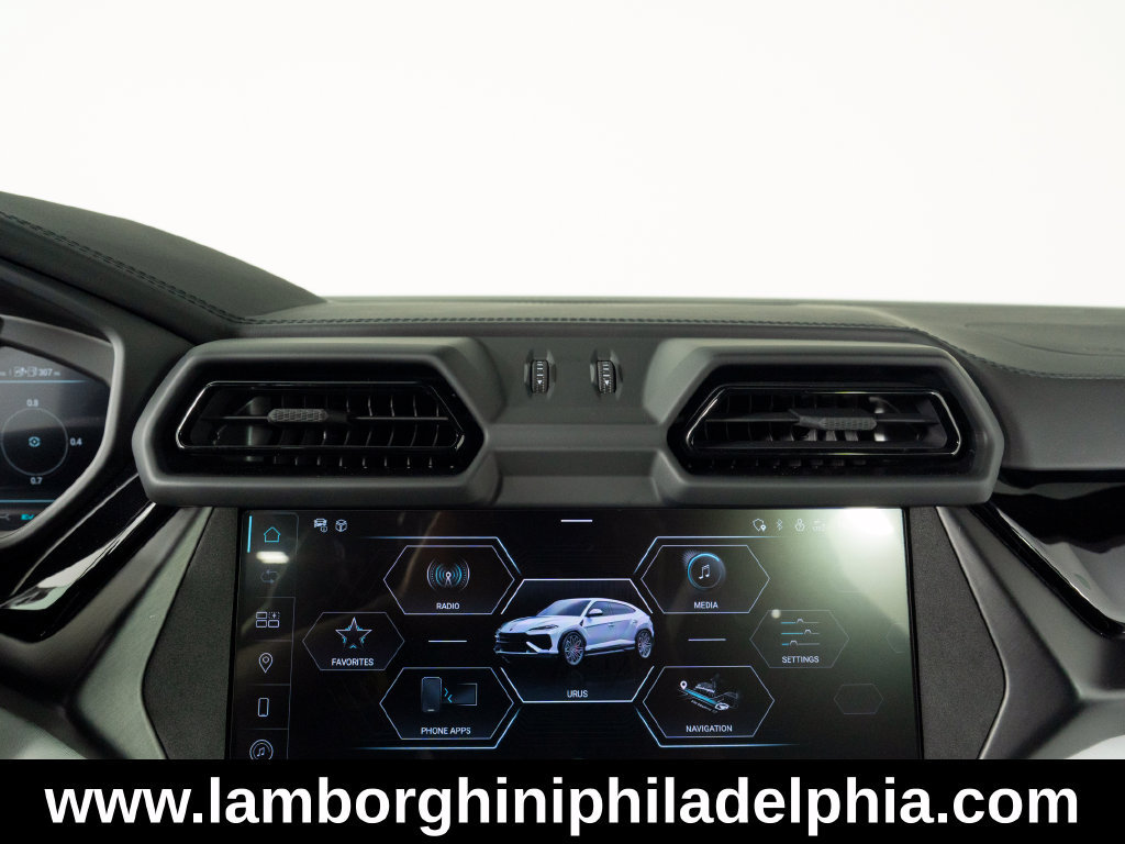 Used 2025 Lamborghini Urus SE AWD/4WD image 20