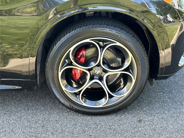 Used 2024 Alfa Romeo Stelvio Veloce image 13