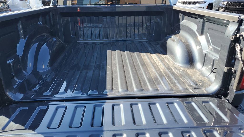 New 2026 RAM 1500 4x4 Crew Cab image 10