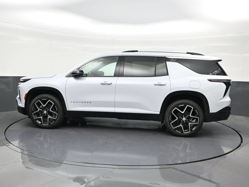 Used 2026 Chevrolet Traverse High Country FWD image 2