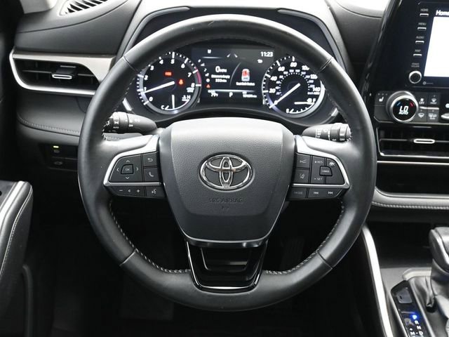 Used 2021 Toyota Highlander XLE image 26