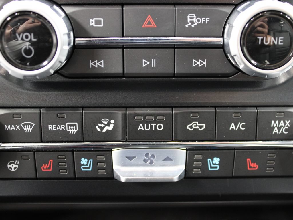Used 2025 Ford F450 Platinum AWD/4WD image 72