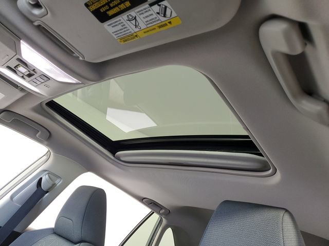 Used 2022 Toyota RAV4 XLE w/ Convenience Package image 21