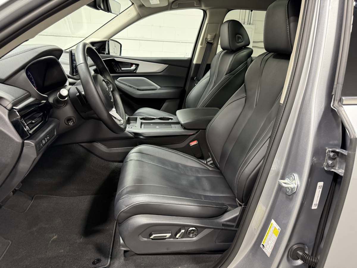 Used 2025 Acura MDX SH-AWD w/ Technology Package image 15
