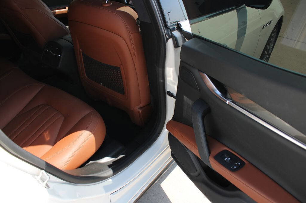 Used 2018 Maserati Ghibli image 15