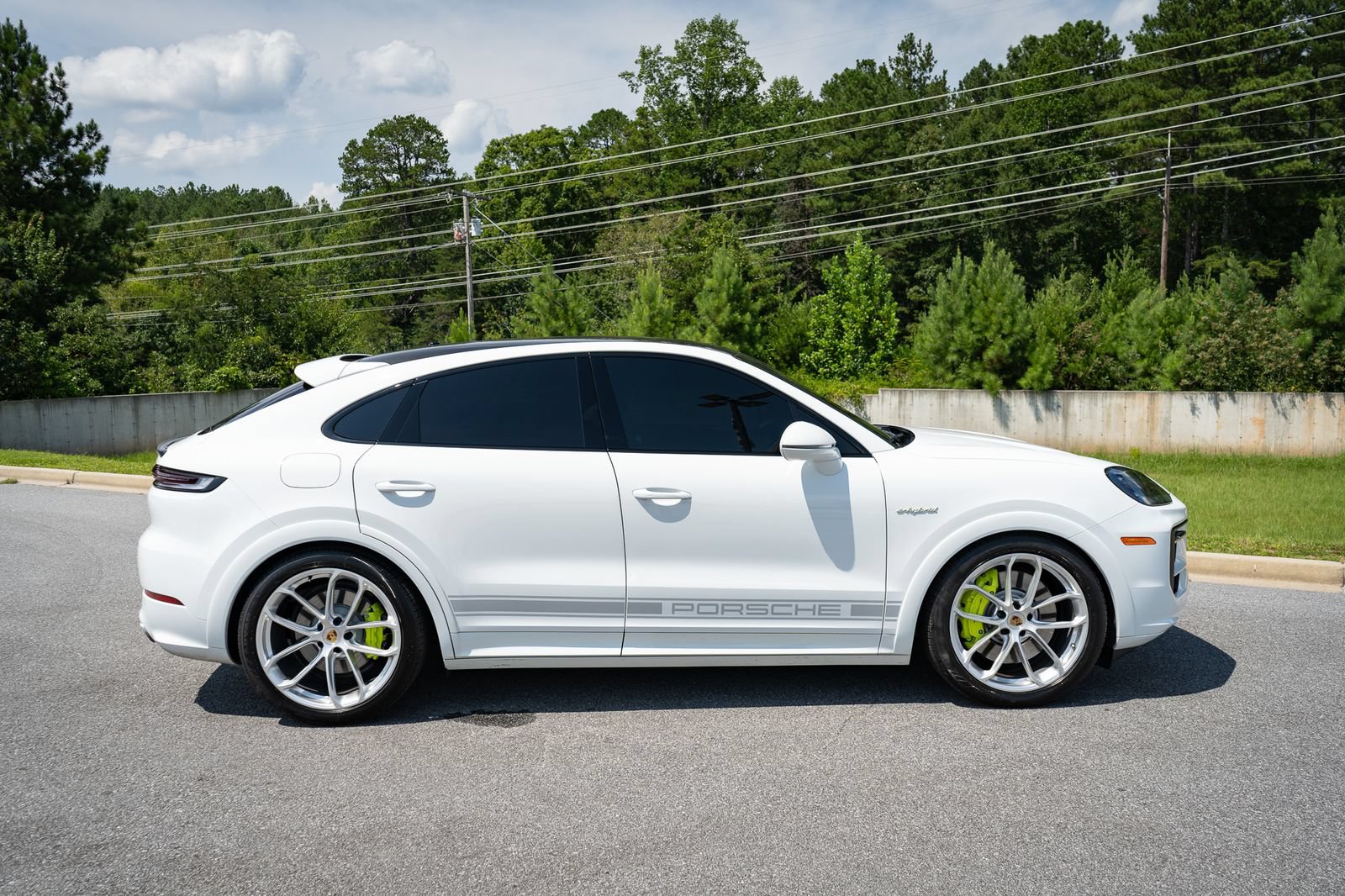 Used 2024 Porsche Cayenne S AWD/4WD image 22