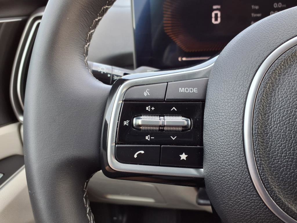 Used 2025 Kia Sorento EX w/ Panoramic Sunroof Package image 15