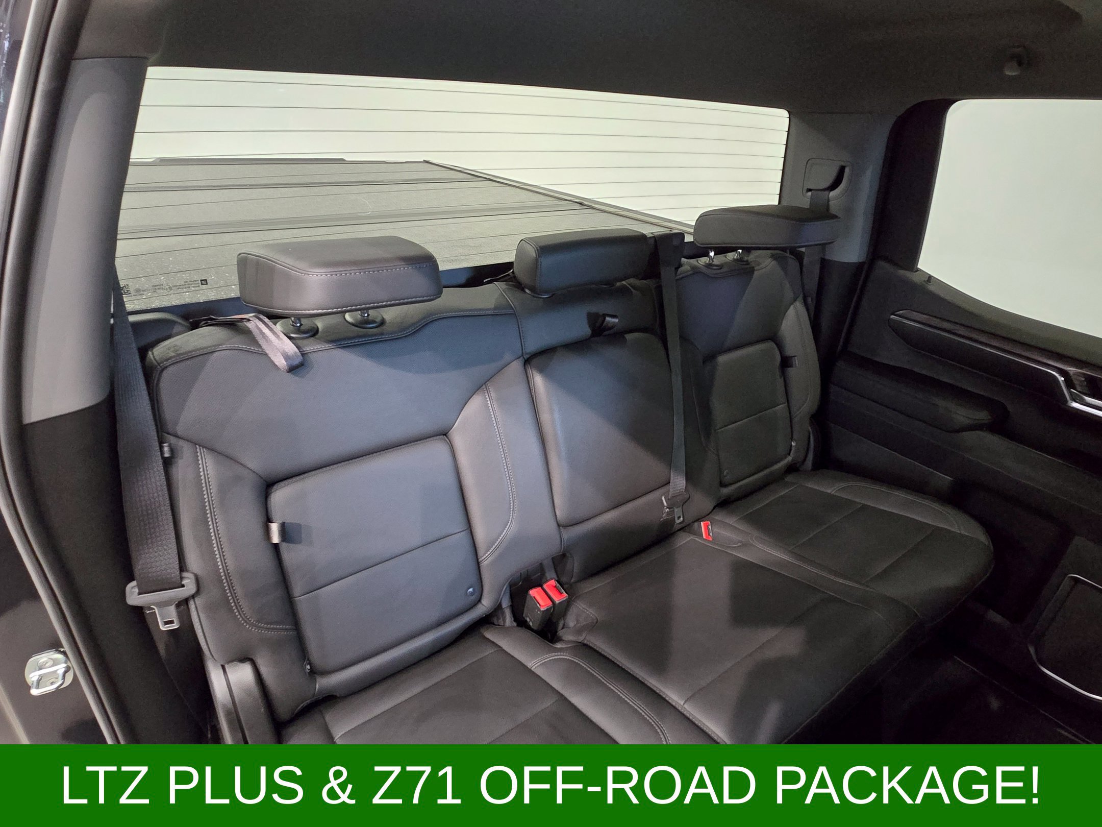 Used 2022 Chevrolet Silverado 1500 LTZ w/ Z71 Off-Road Package AWD/4WD image 10