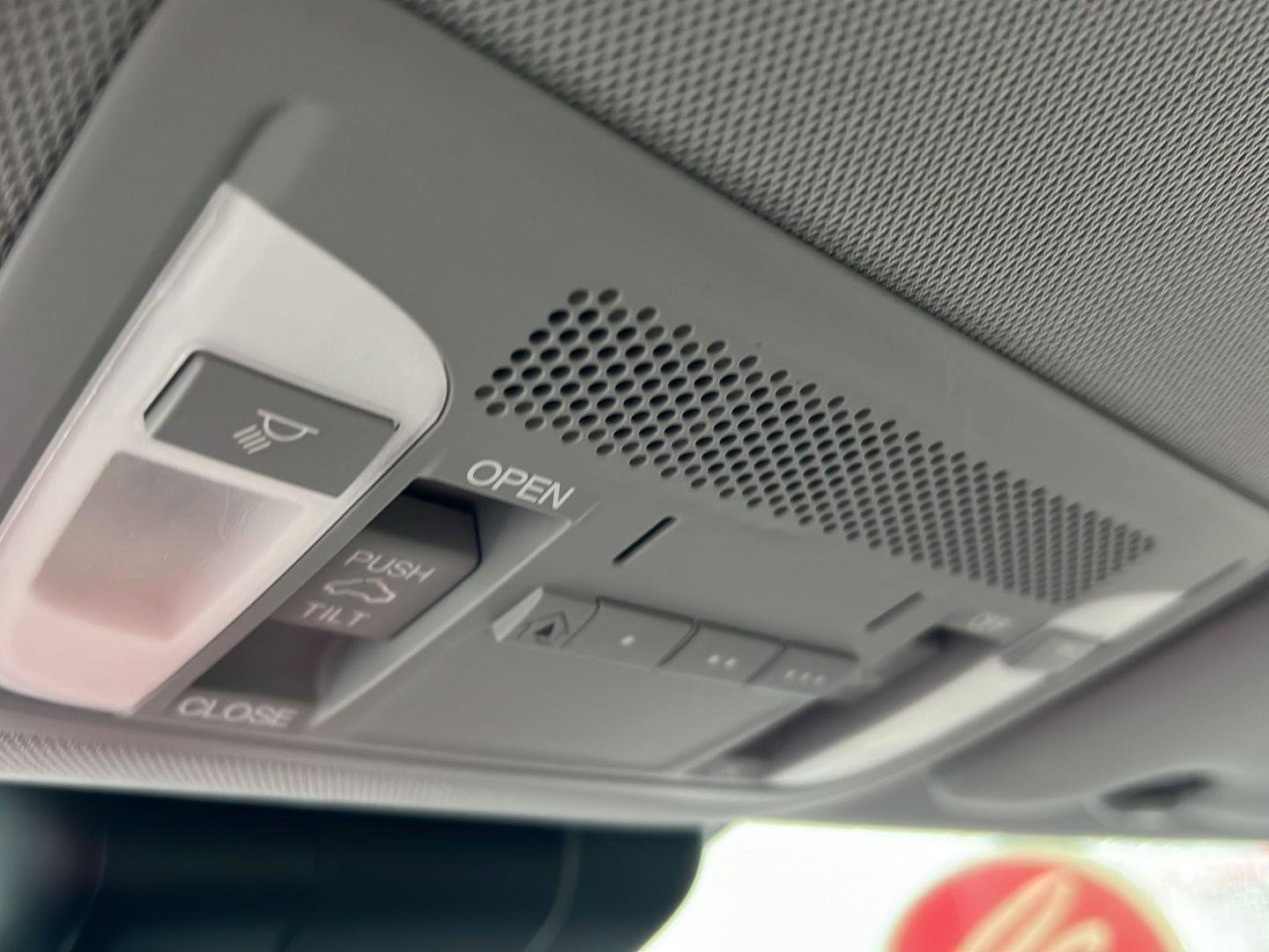 Used 2020 Acura ILX w/ Premium Package image 30