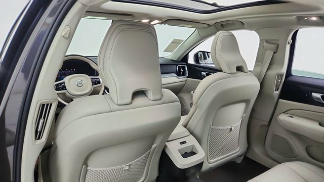 Used 2024 Volvo S60 B5 Plus w/ Climate Package image 32