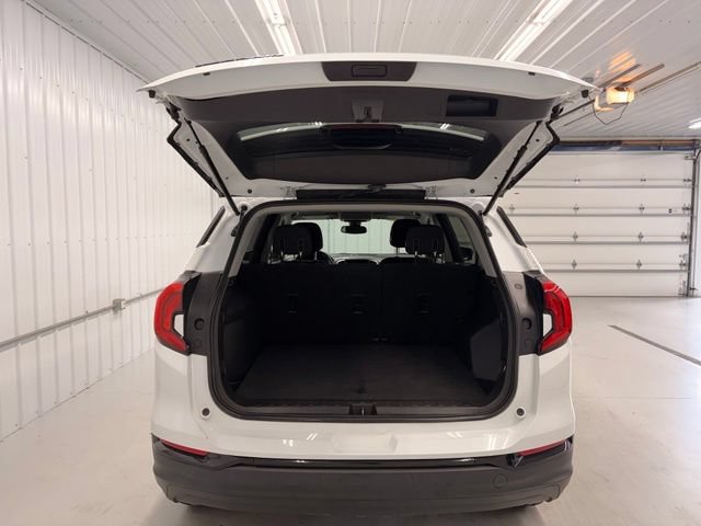 Used 2020 GMC Terrain SLE w/ Elevation Edition FWD image 5