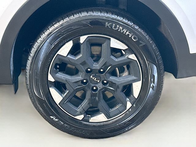 Used 2025 Kia Sorento S image 6