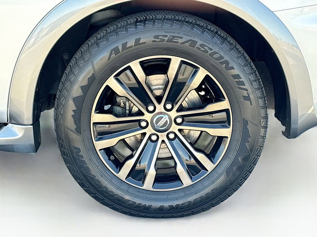 Used 2017 Nissan Armada Platinum image 32