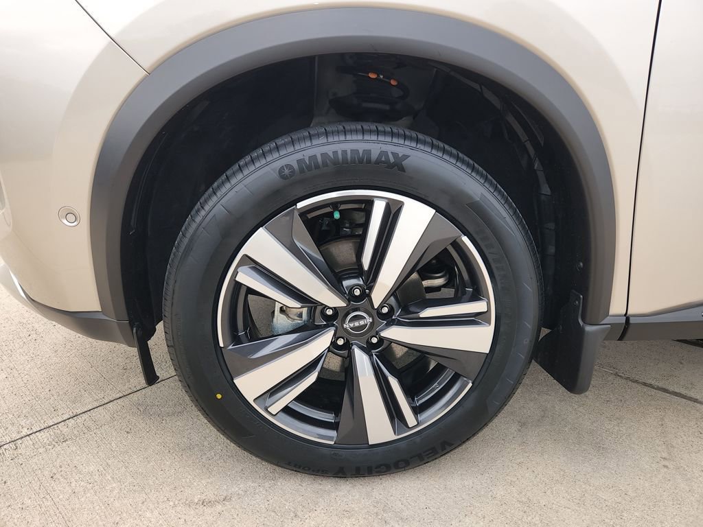 Certified 2023 Nissan Rogue Platinum w/ Platinum Premium Package image 32