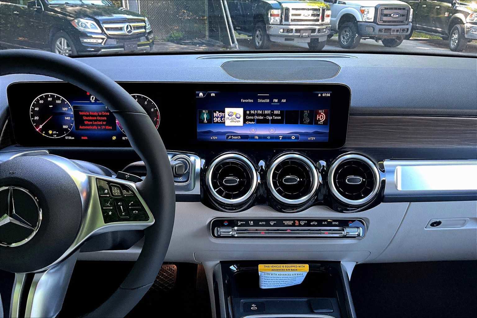 New 2026 Mercedes-Benz GLB 250 4MATIC image 9