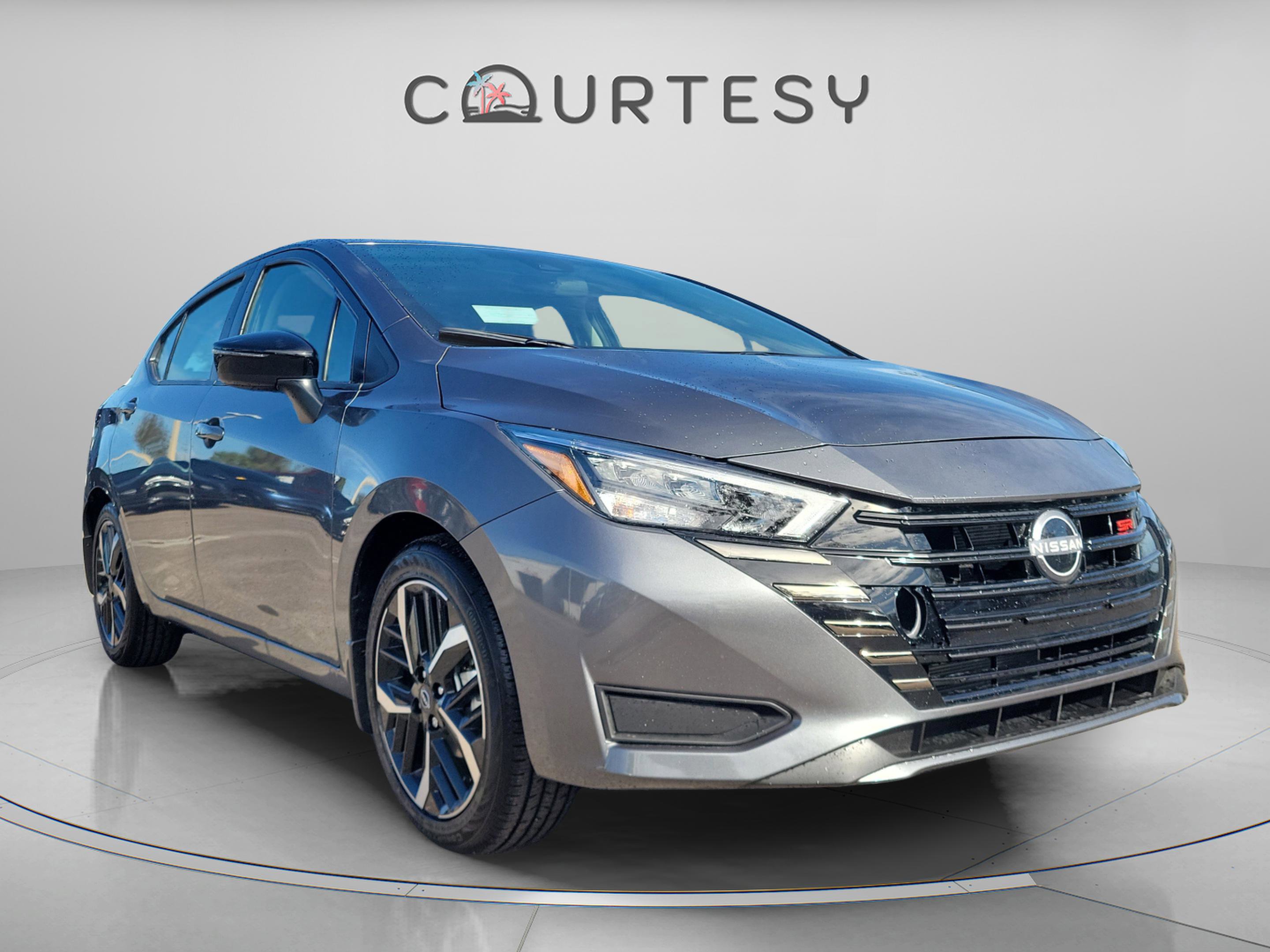 New 2025 Nissan Versa SR w/ Trunk Package FWD image 6