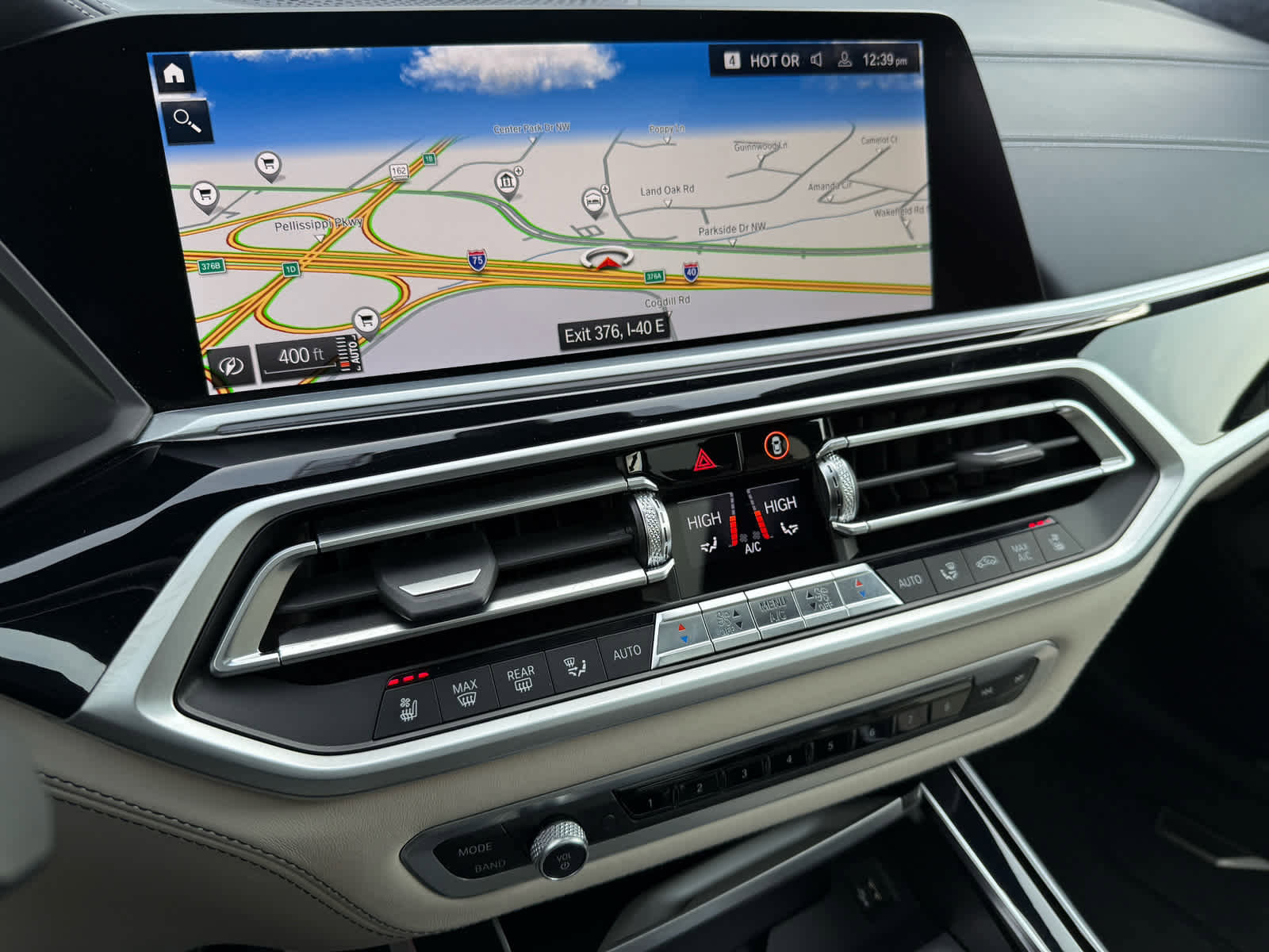 Used 2022 BMW X7 M50i image 16