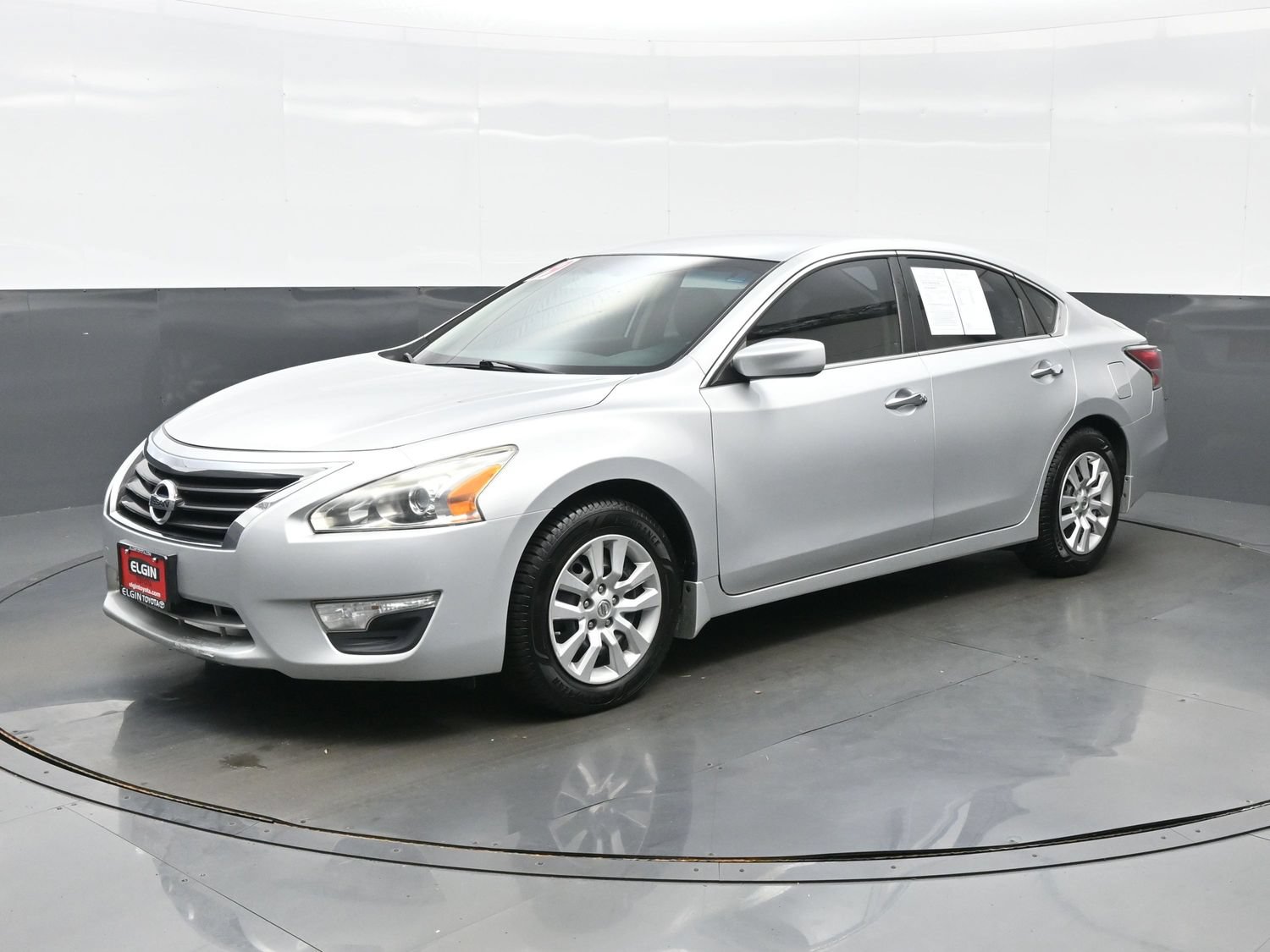 Used 2014 Nissan Altima 2.5 S w/ Display Audio Package FWD image 2