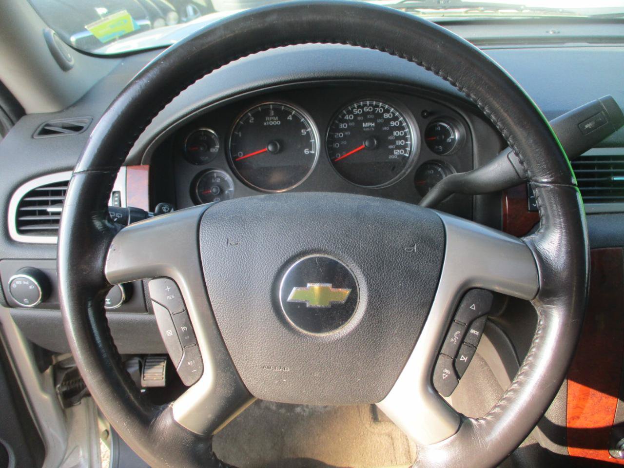 Used 2011 Chevrolet Suburban LT w/ Luxury Package AWD/4WD image 14