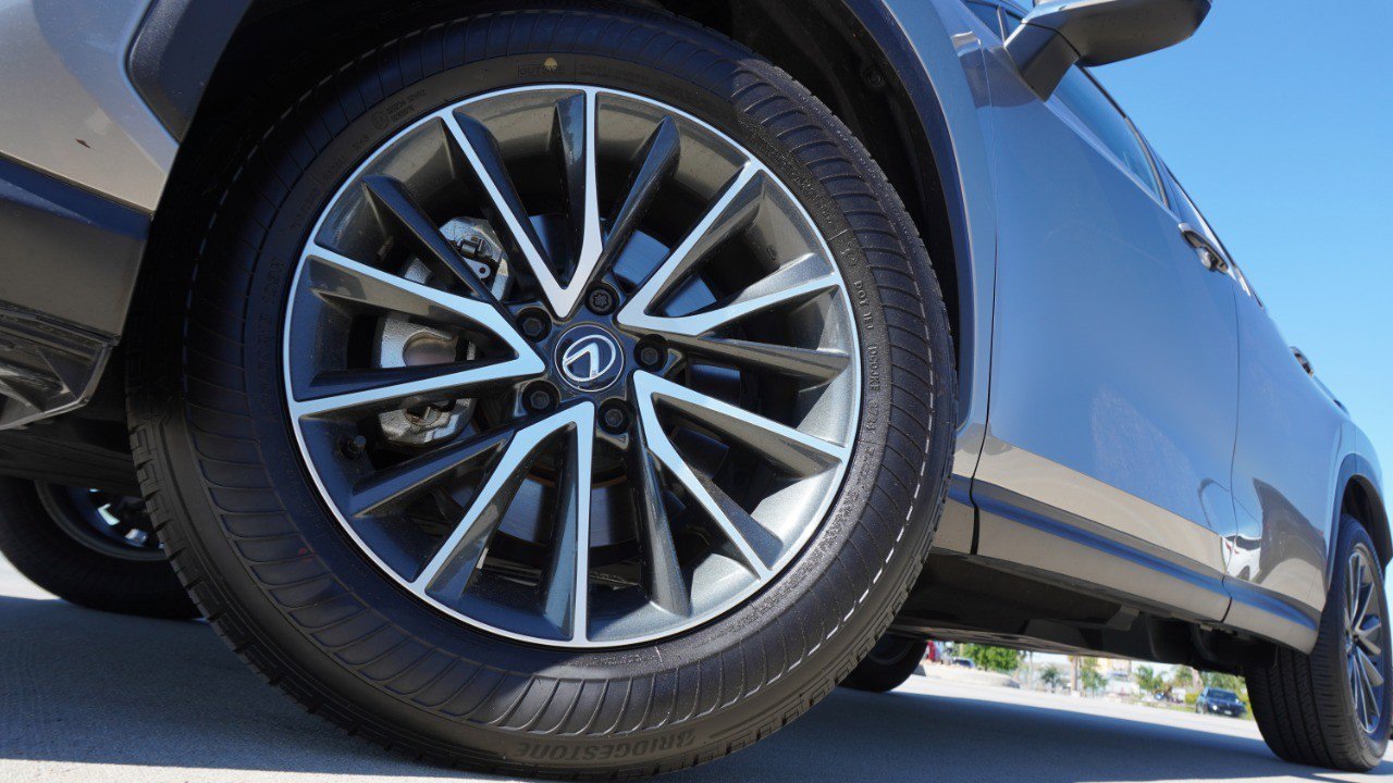 Used 2025 Lexus NX 250 FWD w/ Towing Package (2000 Lbs) image 11