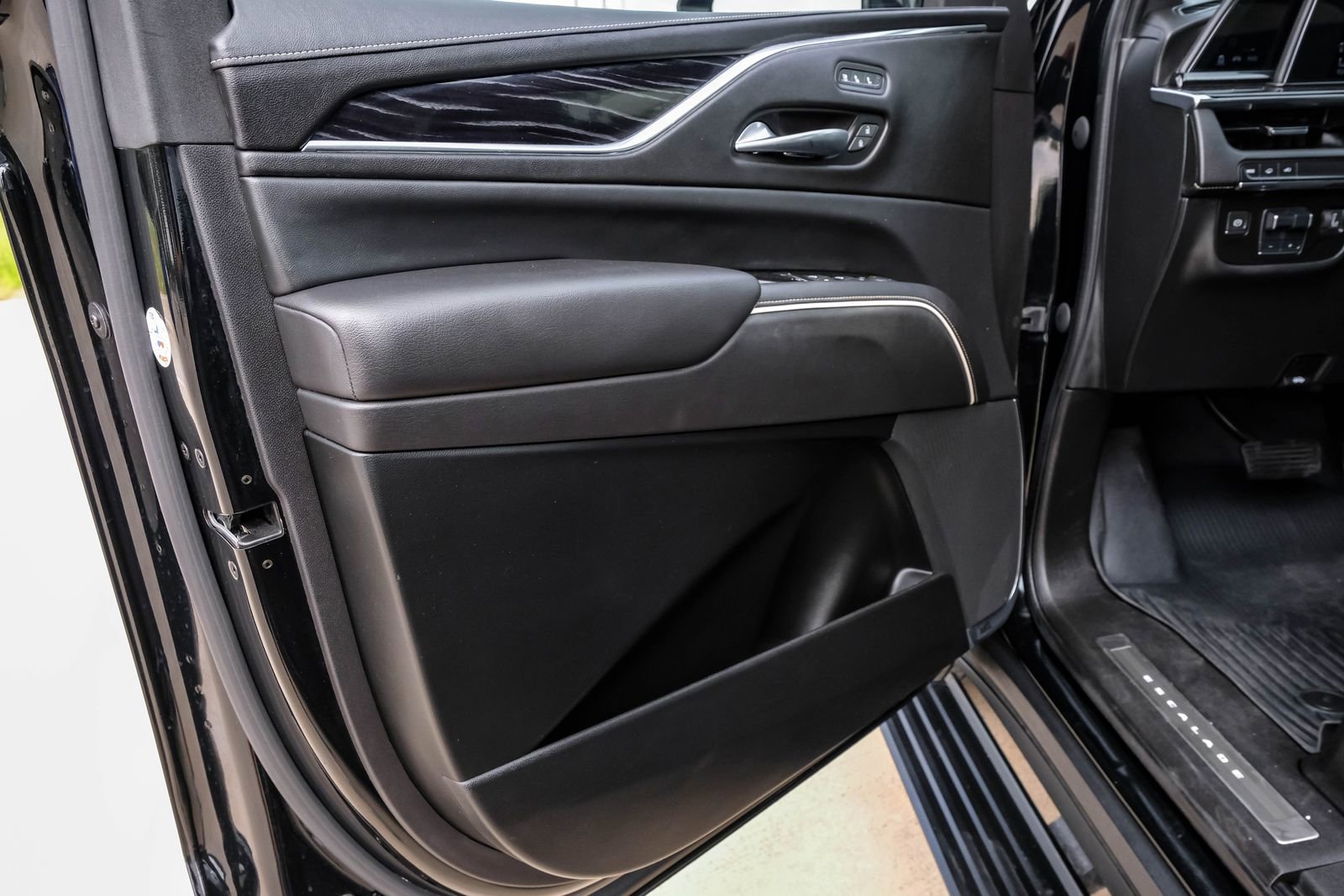 Used 2021 Cadillac Escalade Sport w/ Driver Assist Tech Package image 59