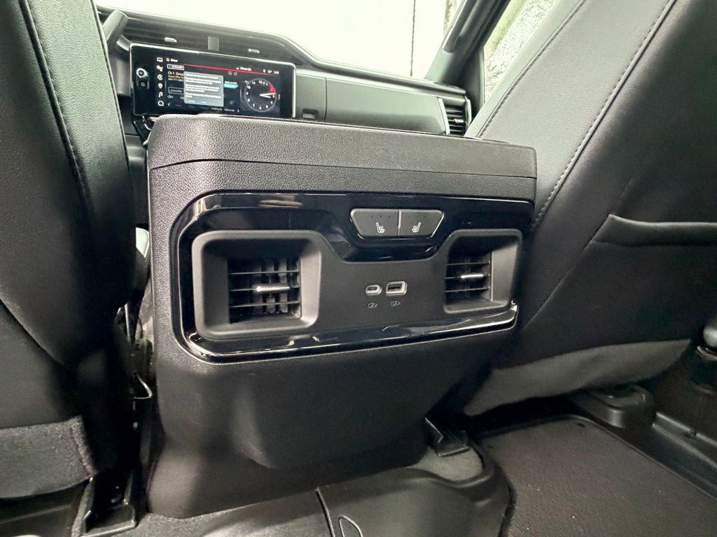 Used 2024 GMC Sierra 2500 AT4 w/ Technology Package AWD/4WD image 14
