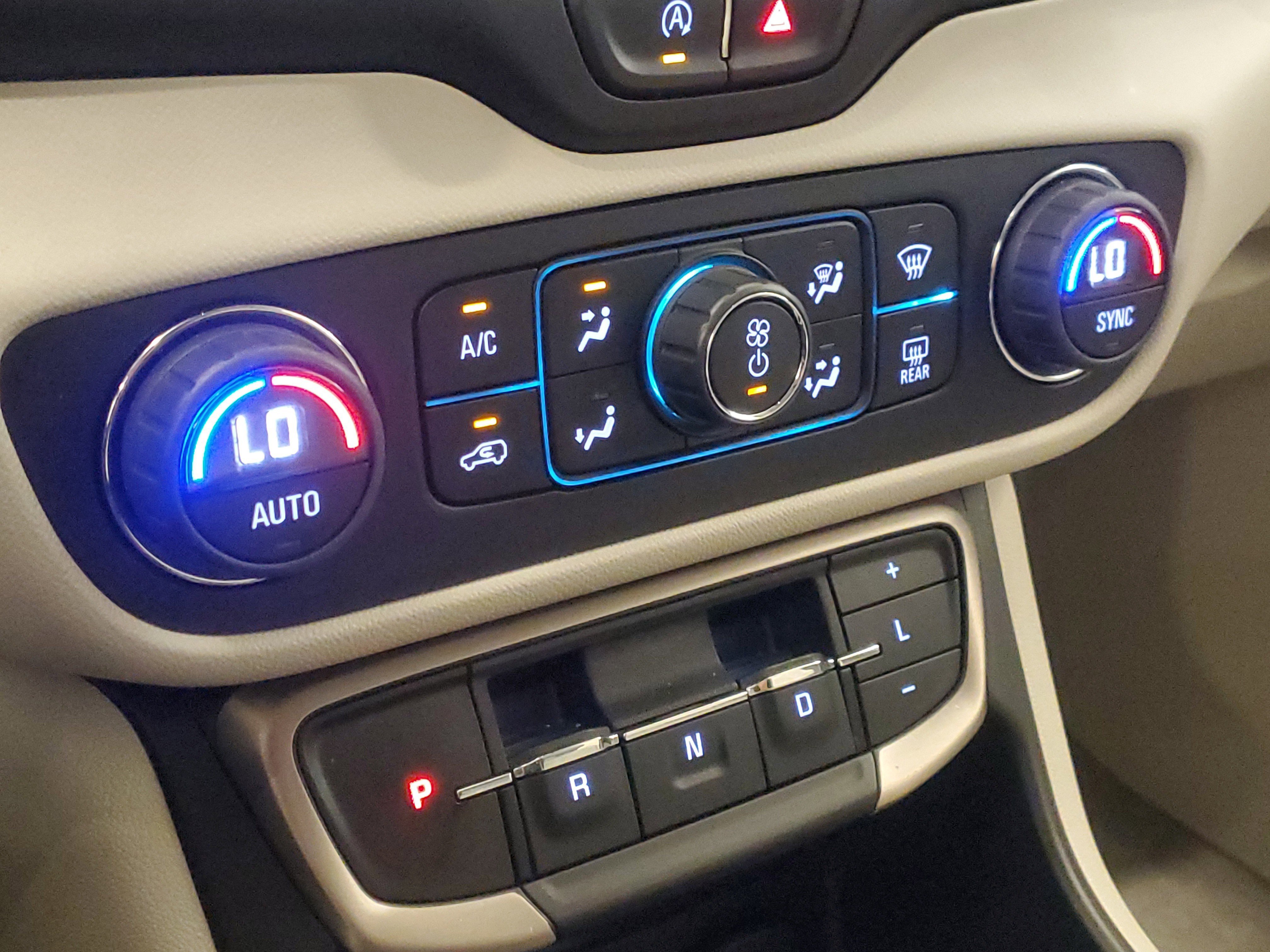 Used 2022 GMC Terrain Denali w/ Denali Premium Package image 32