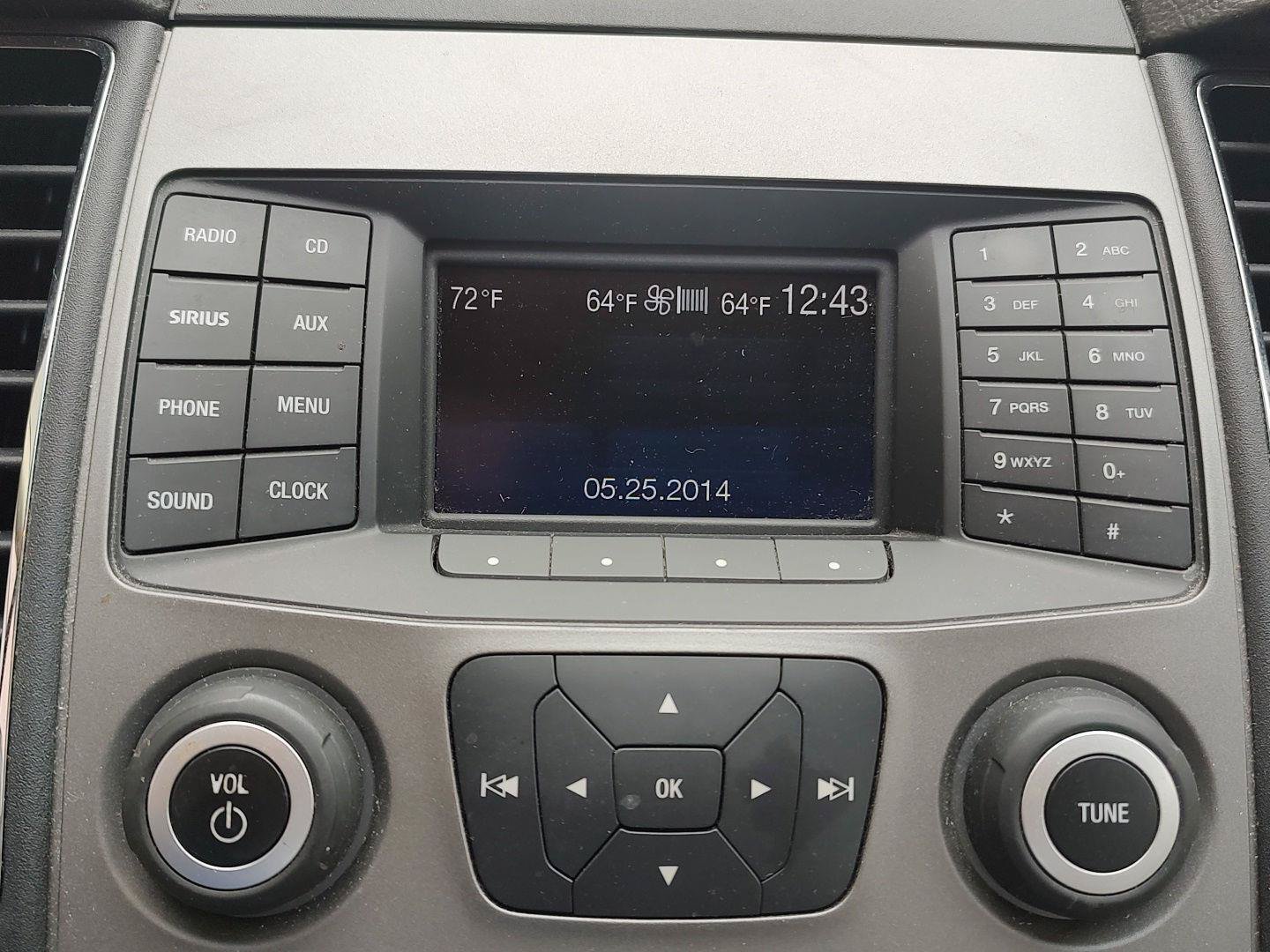 Used 2016 Ford Taurus SEL FWD image 7