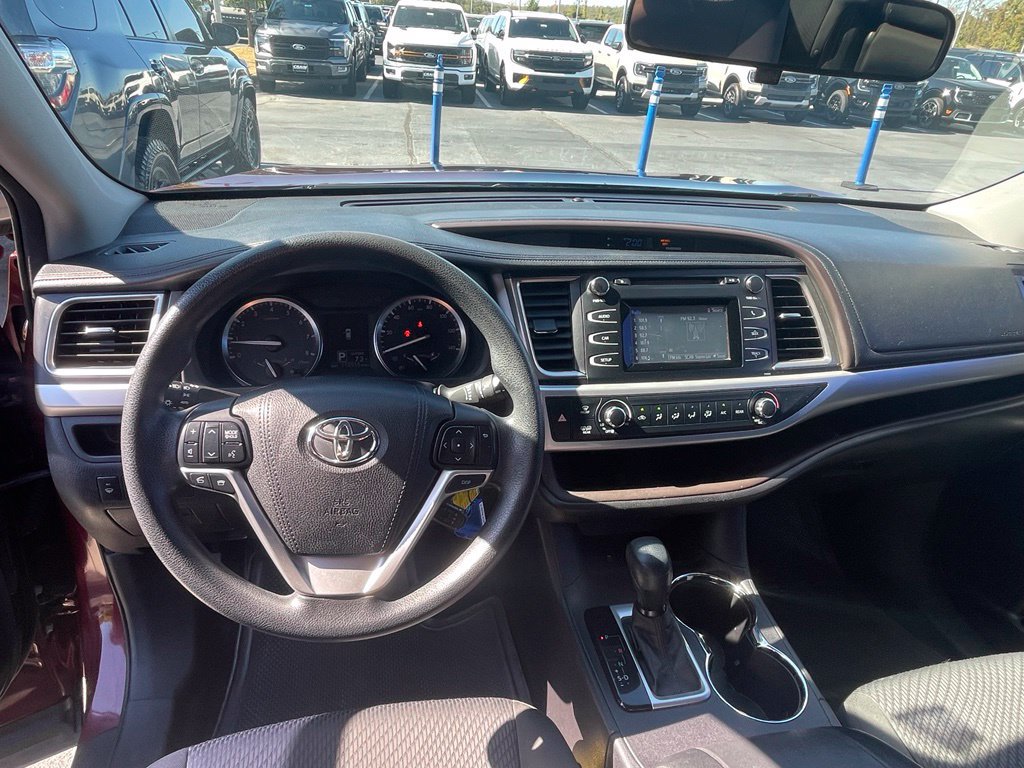 Used 2016 Toyota Highlander LE FWD image 14