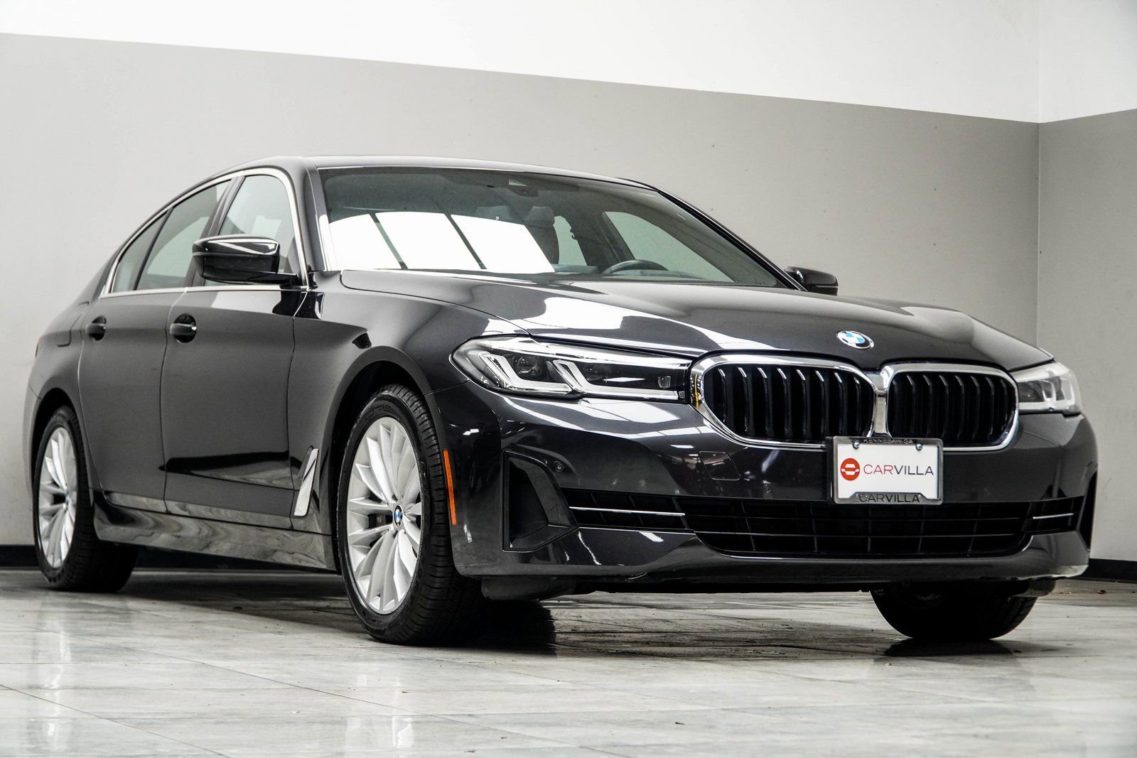 Used 2023 BMW 530i xDrive w/ Premium Package image 4