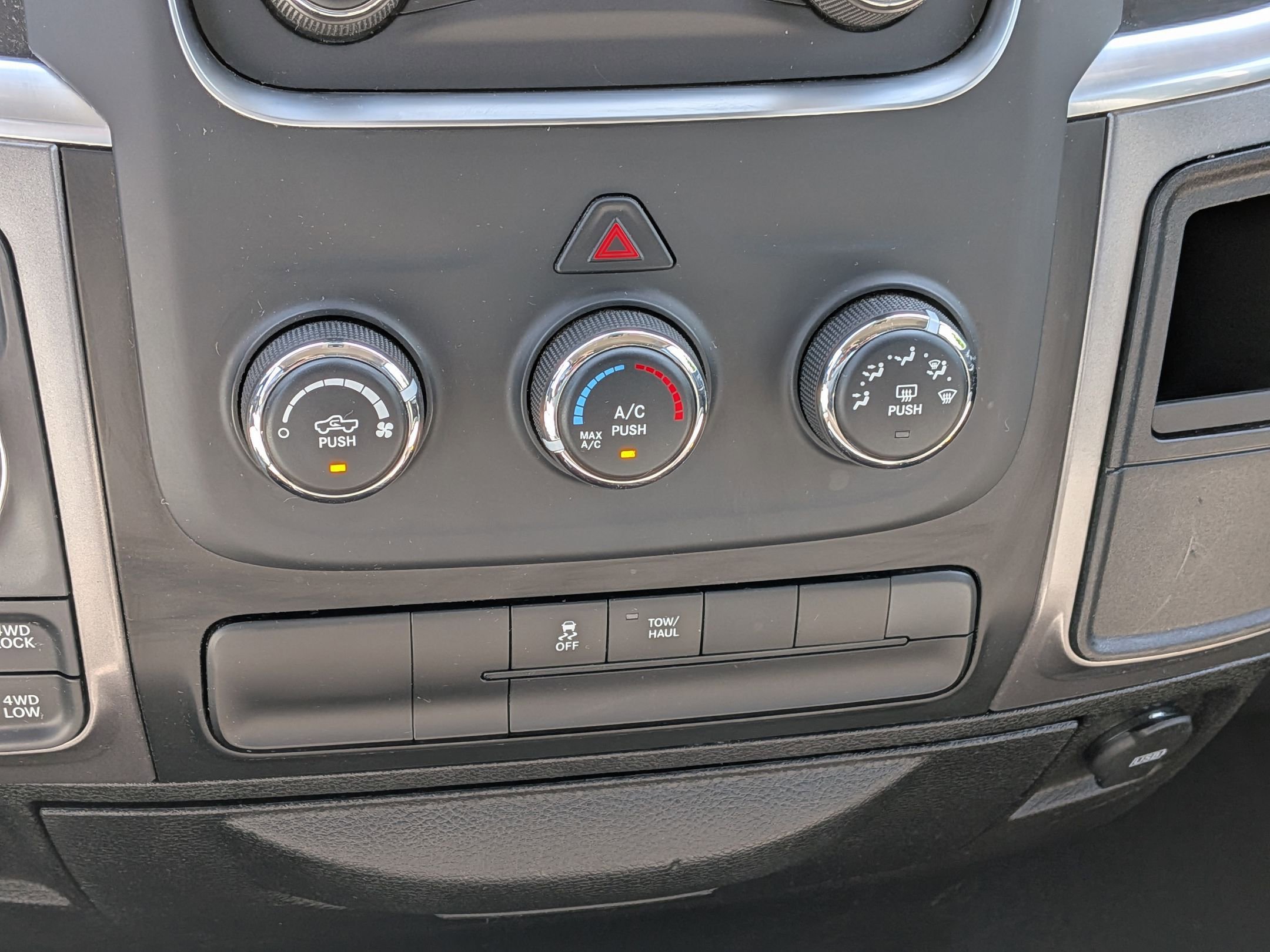 Used 2024 RAM 1500 Classic SLT AWD/4WD image 24
