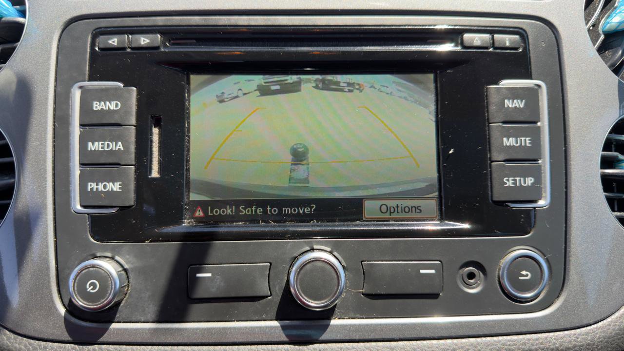 Used 2015 Volkswagen Tiguan SEL AWD/4WD image 27