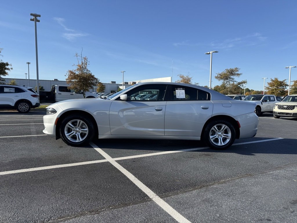 Used 2022 Dodge Charger SXT image 4