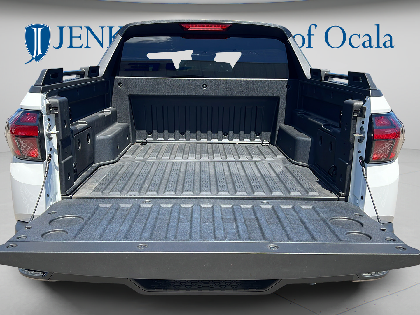 Certified 2025 Hyundai Santa Cruz SEL FWD image 9