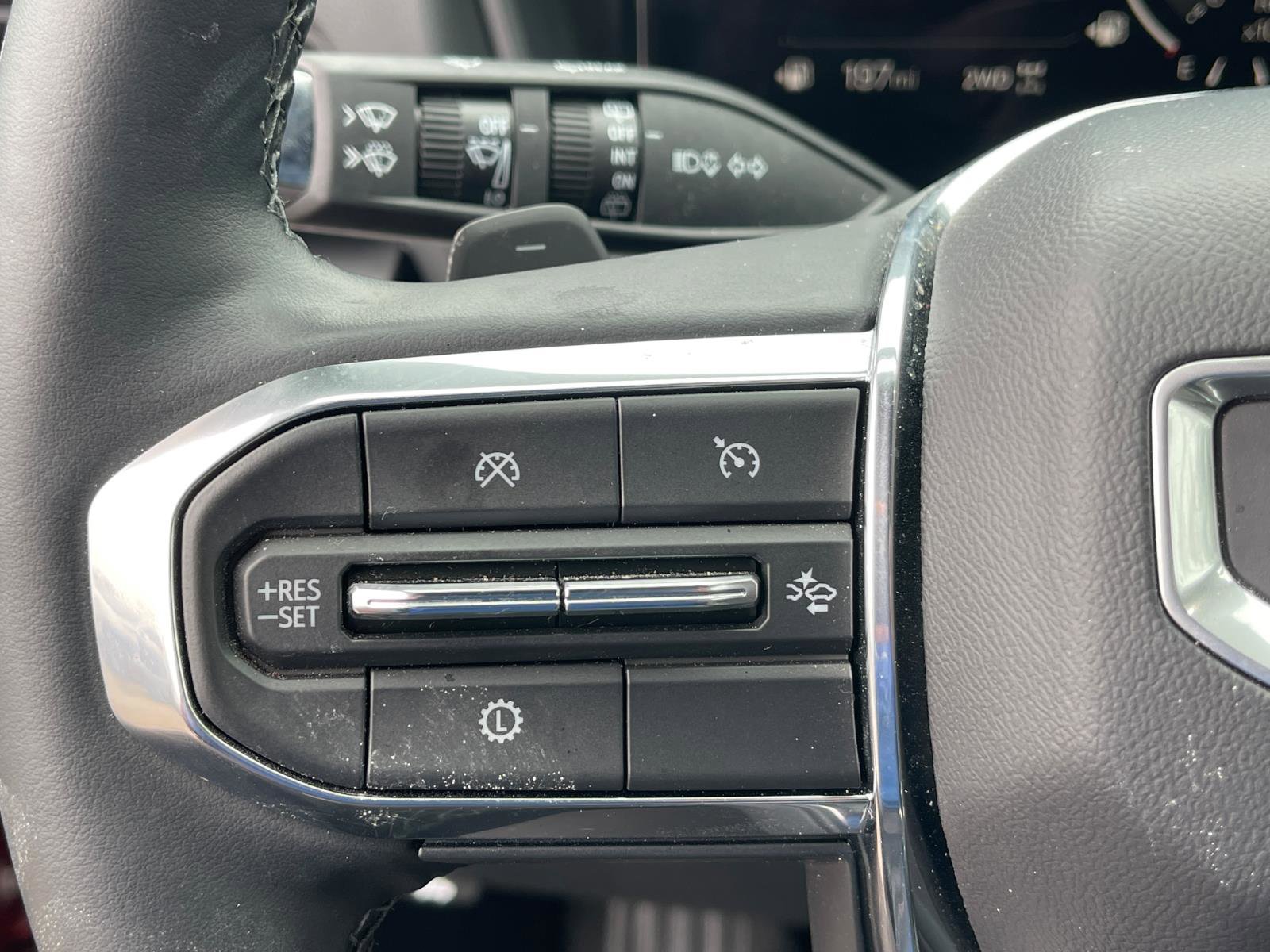 Used 2025 GMC Terrain Elevation w/ Black Edition image 13