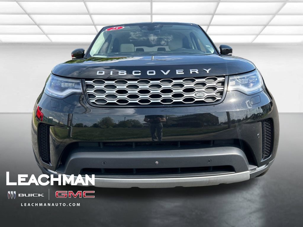 Used 2025 Land Rover Discovery S image 9