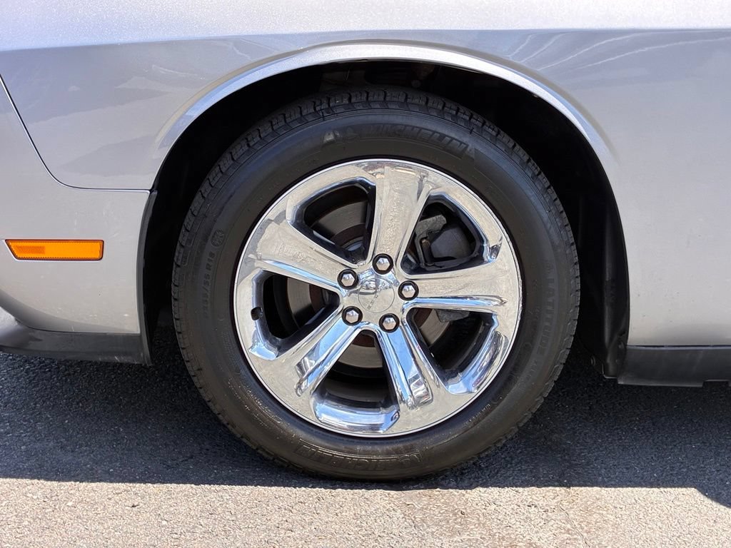 Used 2014 Dodge Challenger SXT w/ Sport Appearance Package RWD image 39
