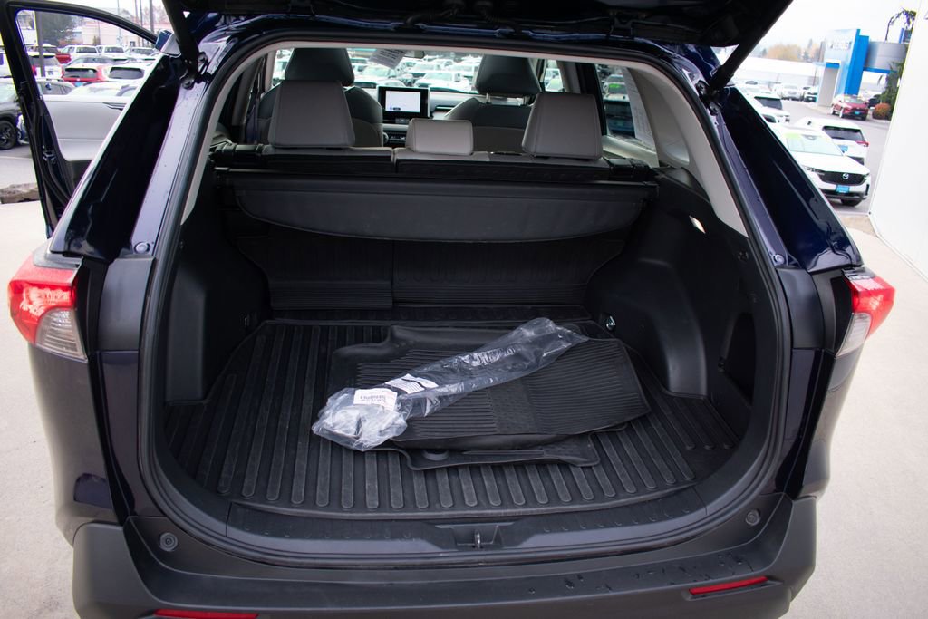 Used 2025 Toyota RAV4 XLE Premium image 27