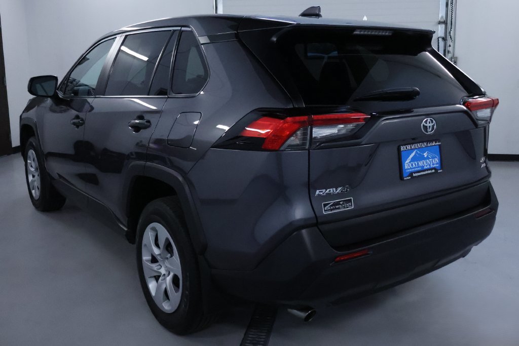 Used 2025 Toyota RAV4 LE AWD/4WD image 5