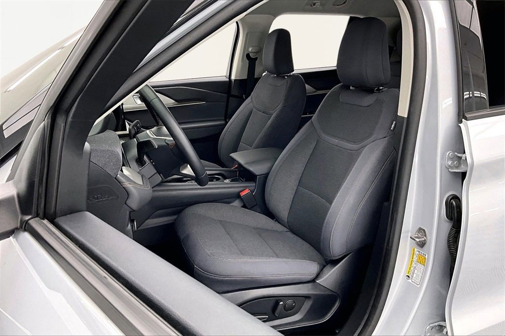 Used 2025 Ford Explorer Active image 25