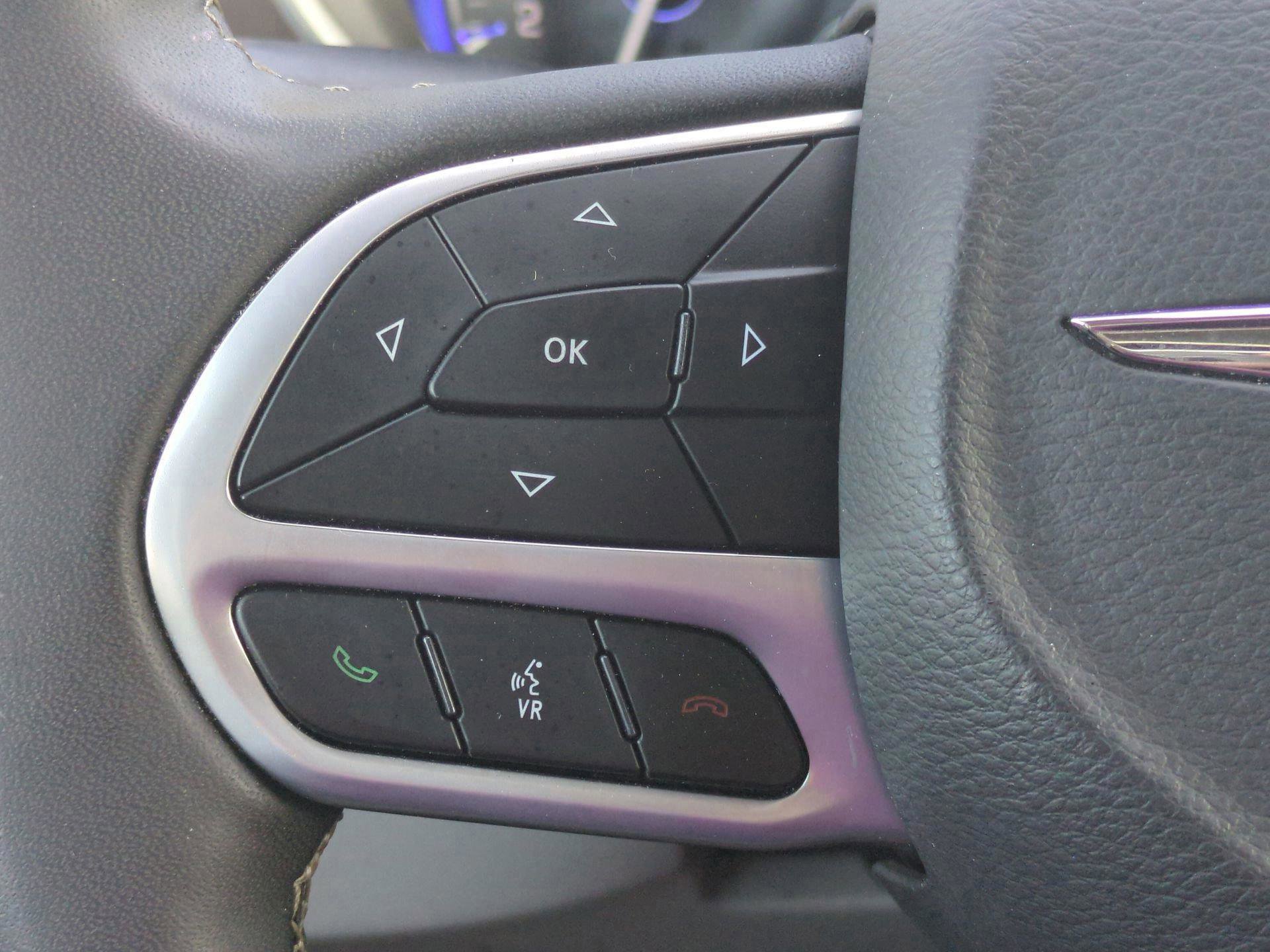 Used 2023 Chrysler Voyager LX image 24